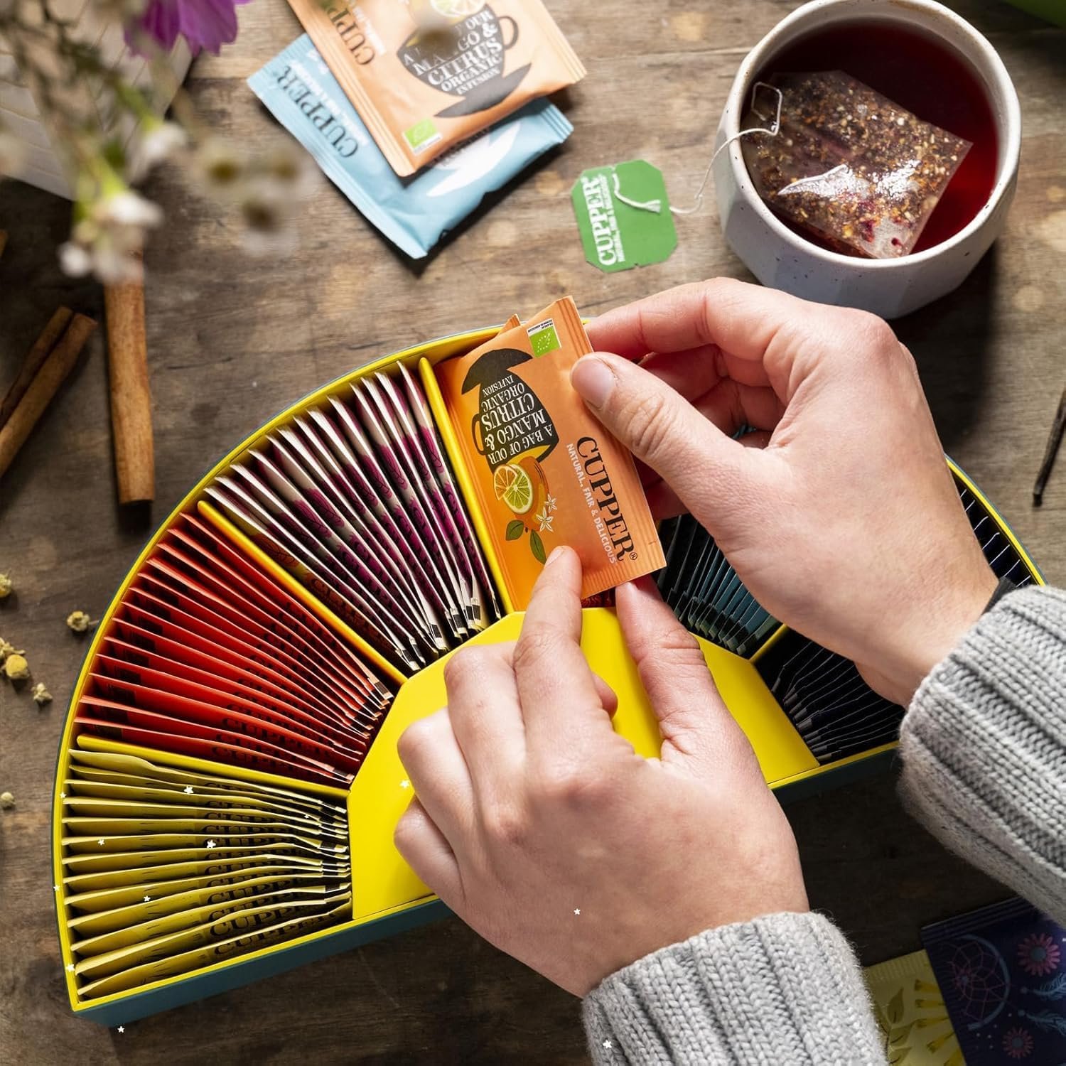 Cupper - Calendario de Adviento Ecológico - Estuche con 24 Bolsitas de Infusiones y Tés - Image 22